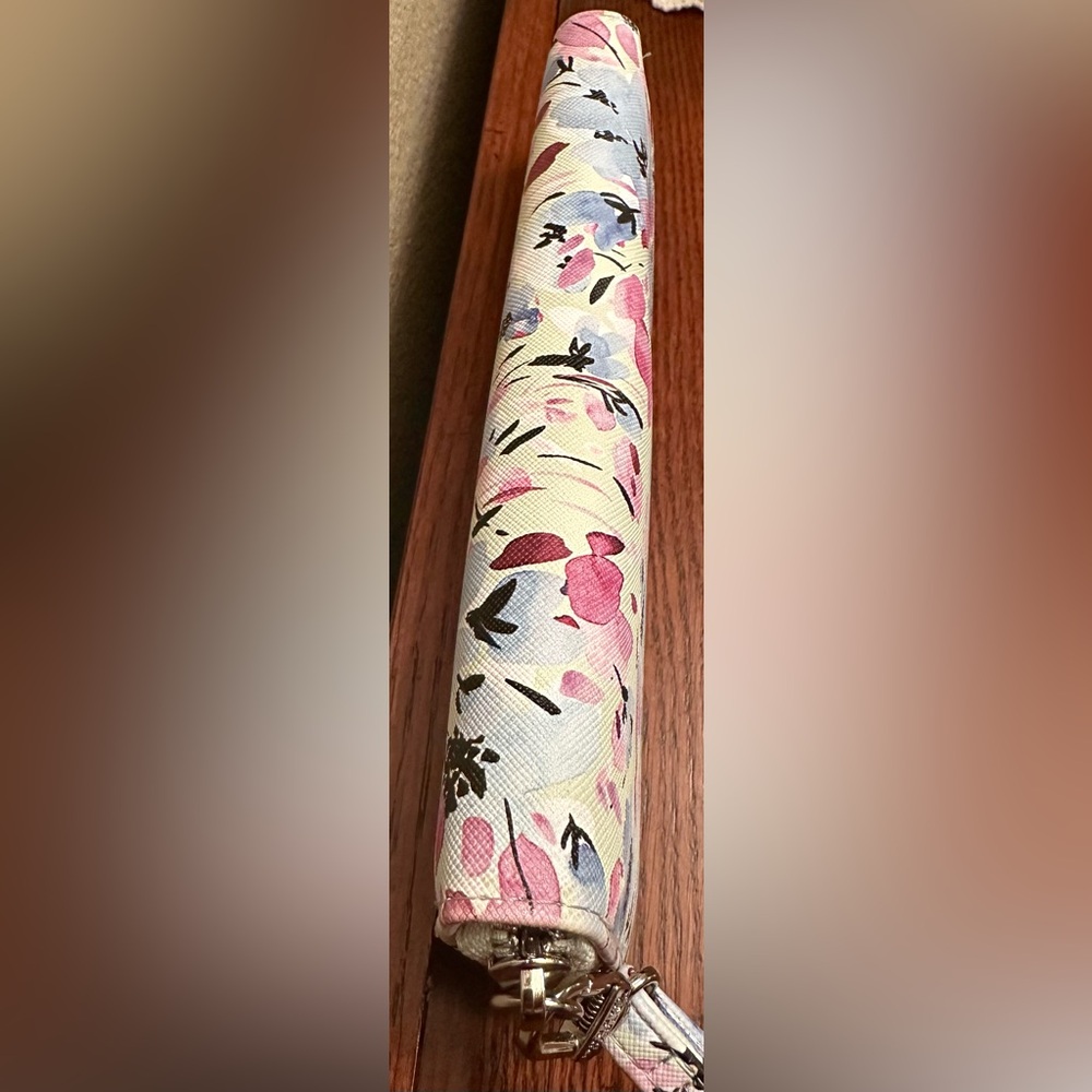 Steve Madden Floral Zip Around Wristlet Wallet - Picture 7 of 9